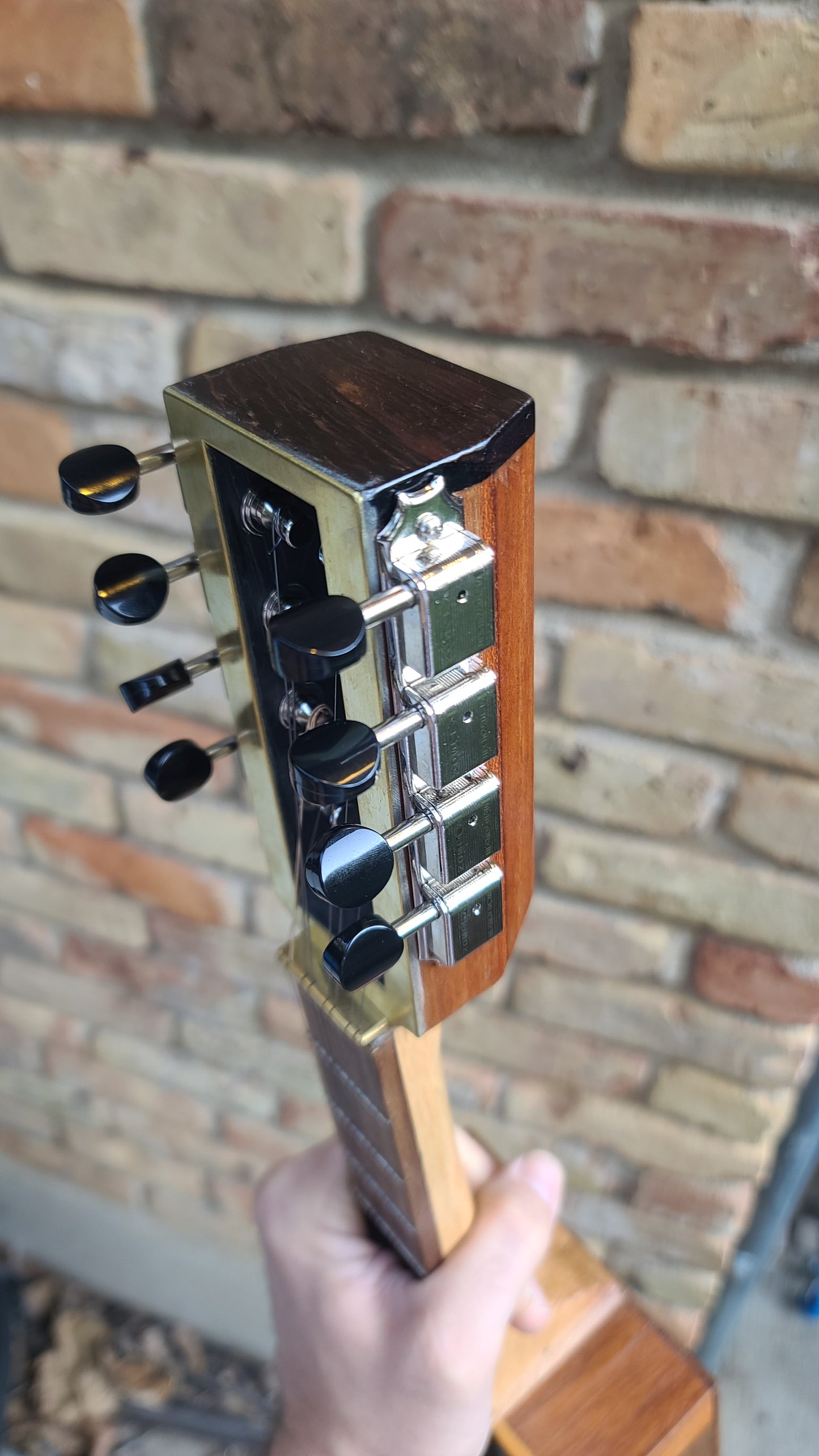 Mayfield Instrument Number 126 - Guitalin CF-002