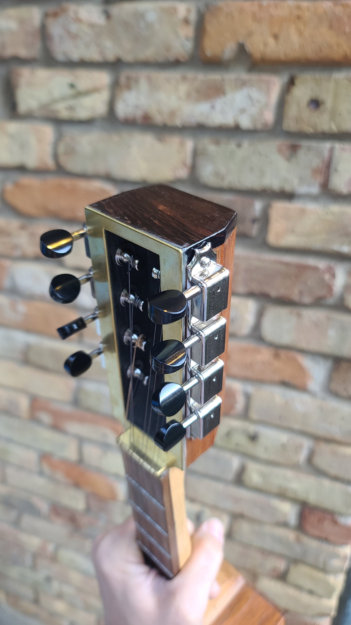 Mayfield Instrument Number 126 - Guitalin CF-002