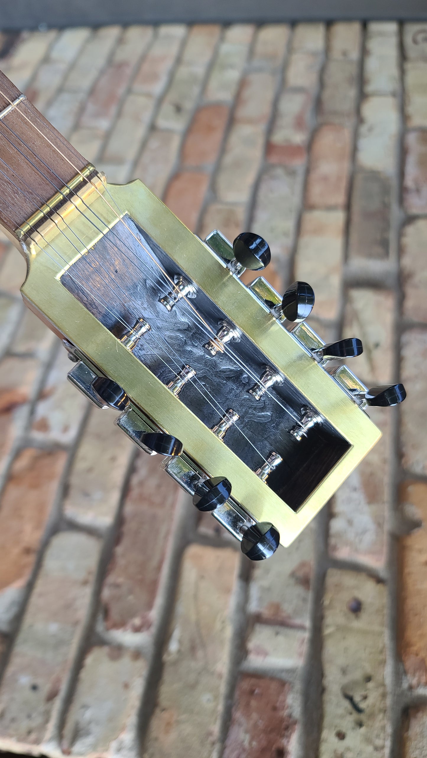 Mayfield Instrument Number 126 - Guitalin CF-002