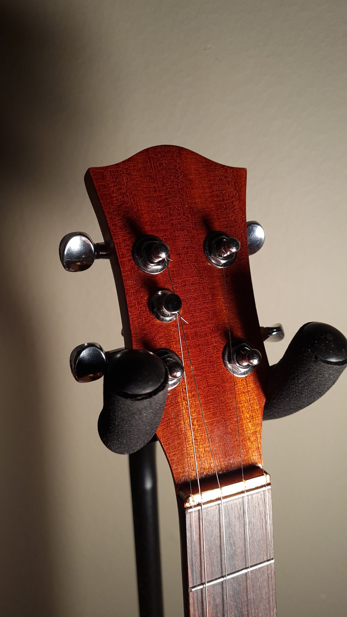 Guitaluke (5-String Ukulele)